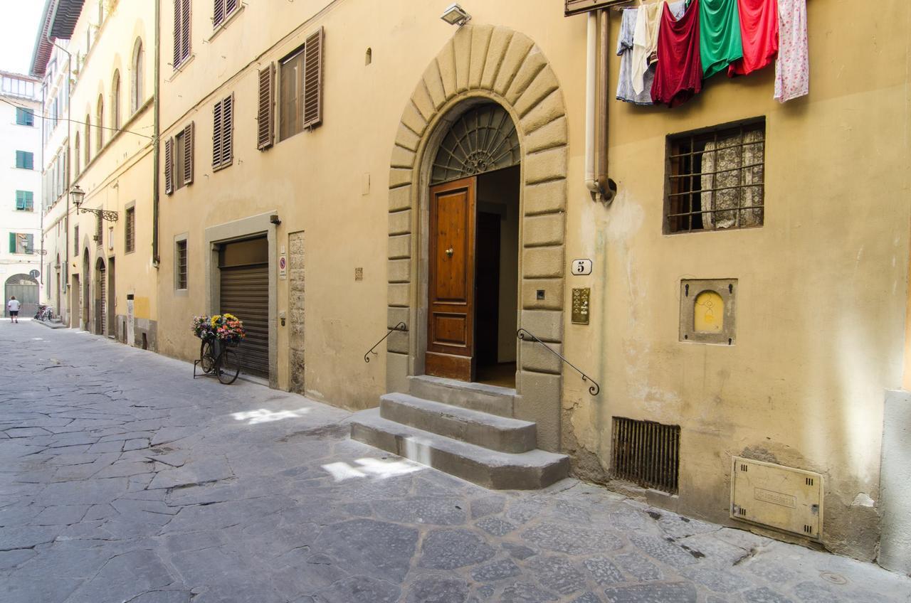 Authentic Flat In The City Center Florencia Exterior foto