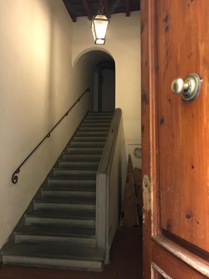 Authentic Flat In The City Center Florencia Exterior foto