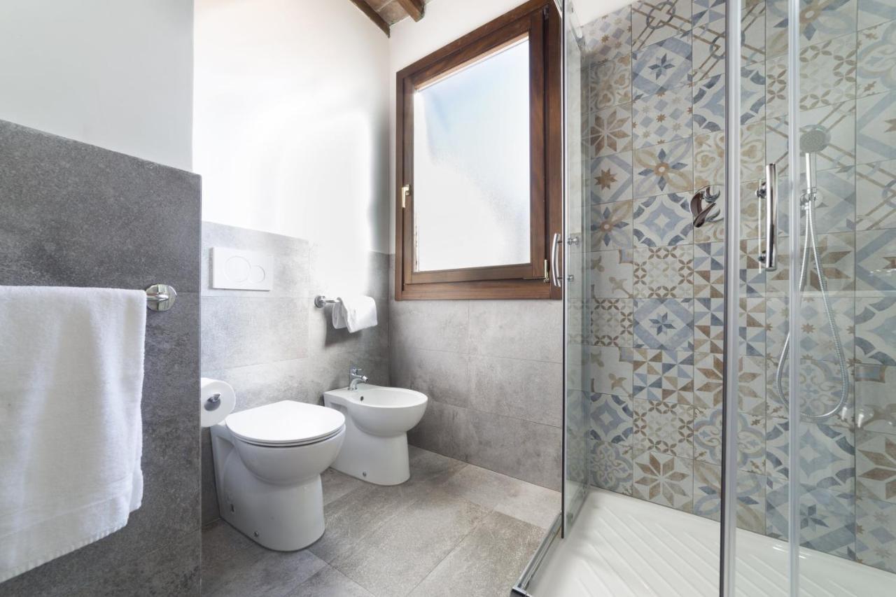 Authentic Flat In The City Center Florencia Exterior foto